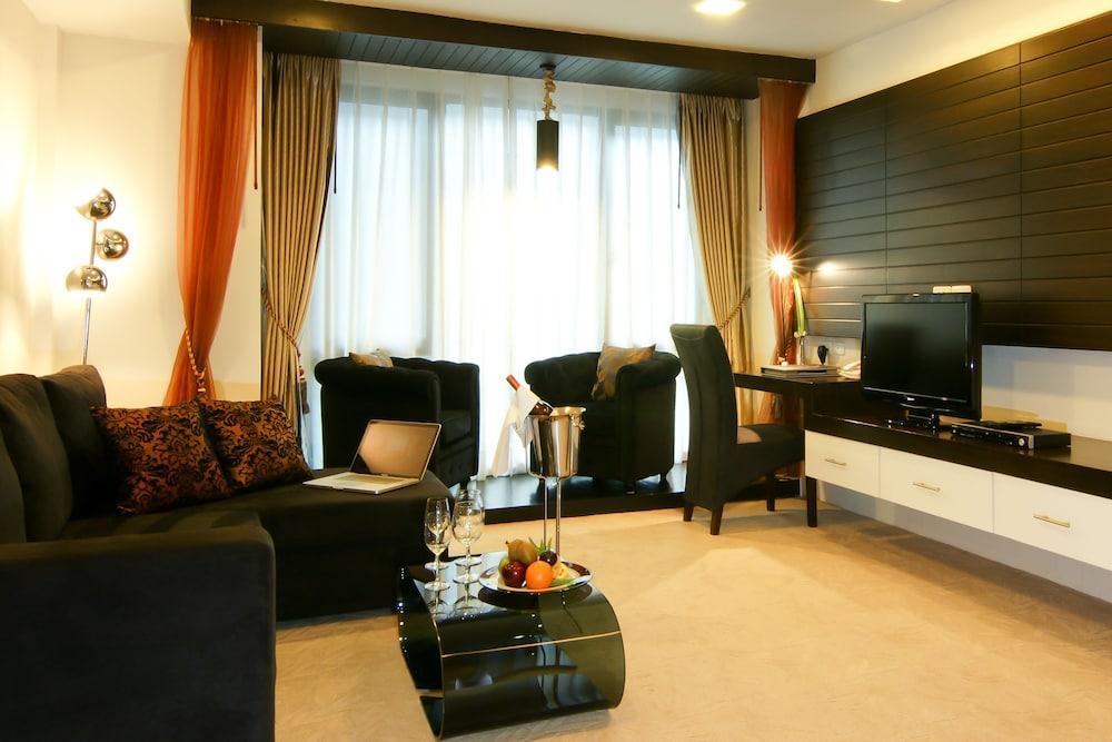 Rashmi'S Plaza Hotel Вьентьян Экстерьер фото