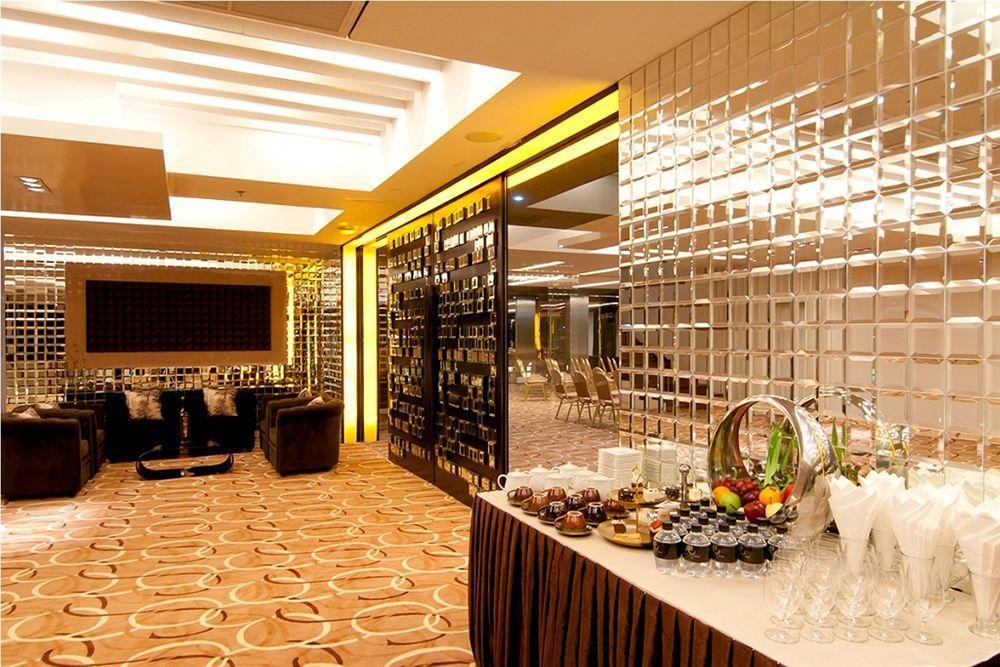 Rashmi'S Plaza Hotel Вьентьян Экстерьер фото
