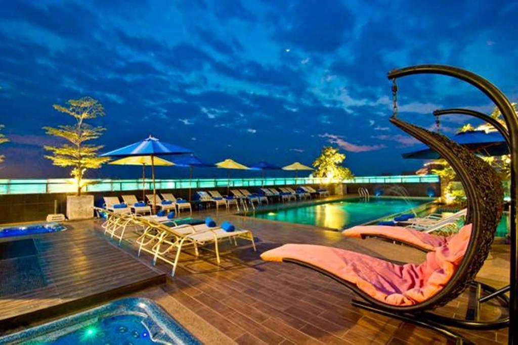 Rashmi'S Plaza Hotel Вьентьян Экстерьер фото