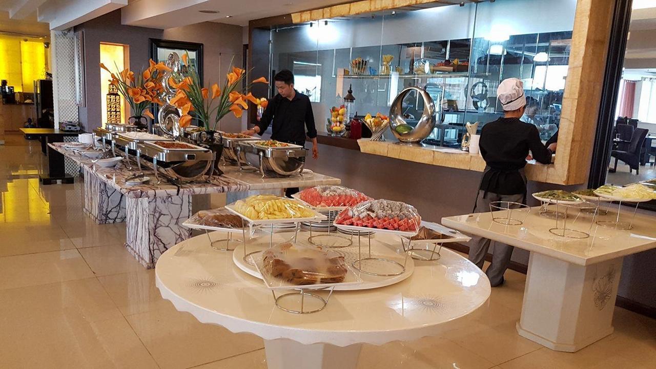 Rashmi'S Plaza Hotel Вьентьян Экстерьер фото