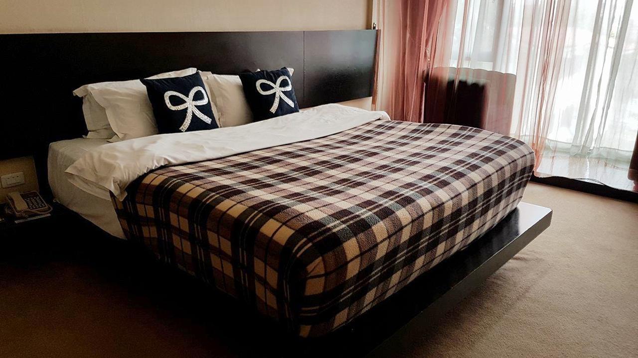 Rashmi'S Plaza Hotel Вьентьян Экстерьер фото