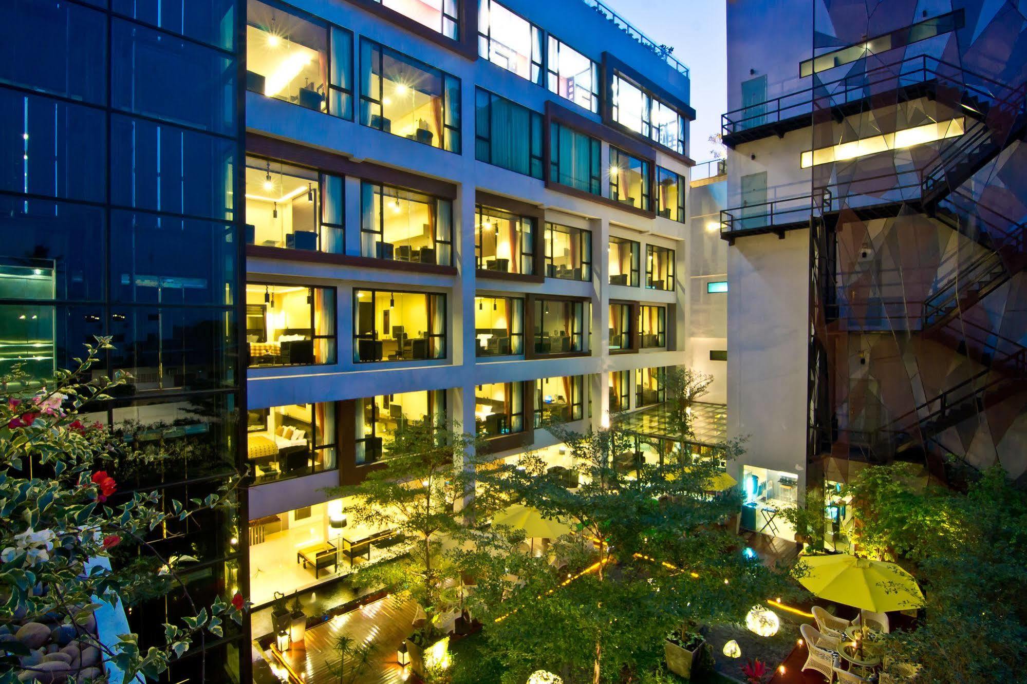 Rashmi'S Plaza Hotel Вьентьян Экстерьер фото