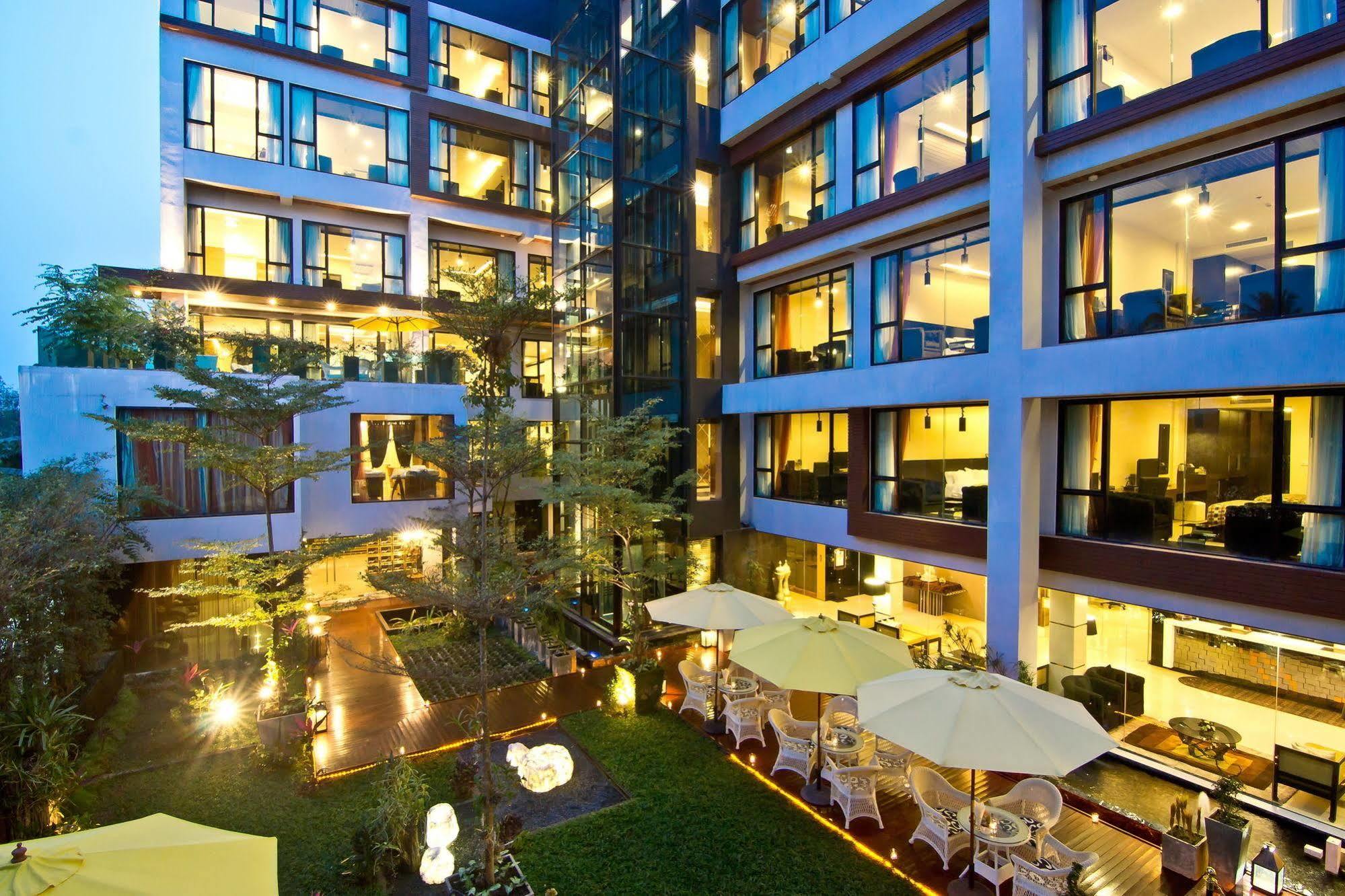 Rashmi'S Plaza Hotel Вьентьян Экстерьер фото