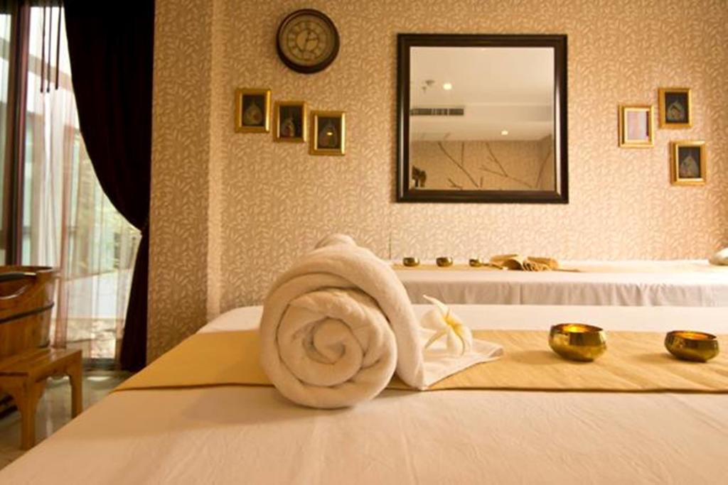 Rashmi'S Plaza Hotel Вьентьян Экстерьер фото