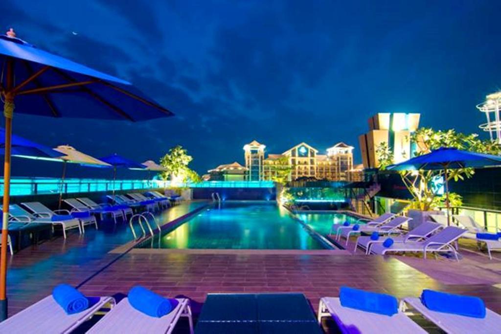 Rashmi'S Plaza Hotel Вьентьян Экстерьер фото