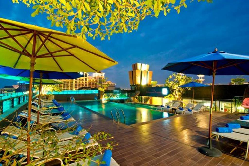 Rashmi'S Plaza Hotel Вьентьян Экстерьер фото
