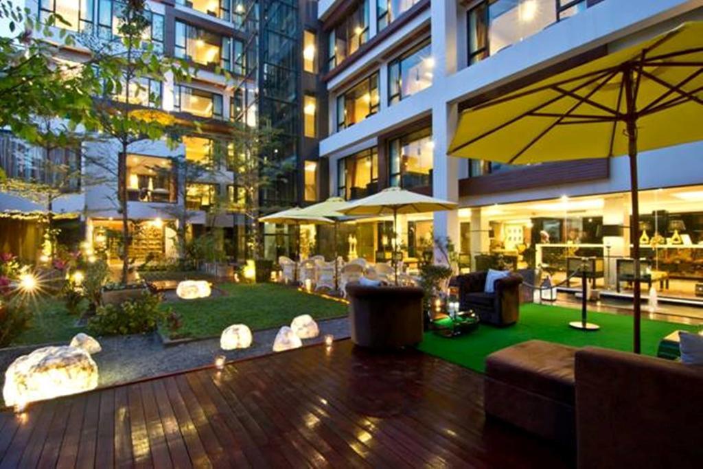 Rashmi'S Plaza Hotel Вьентьян Экстерьер фото