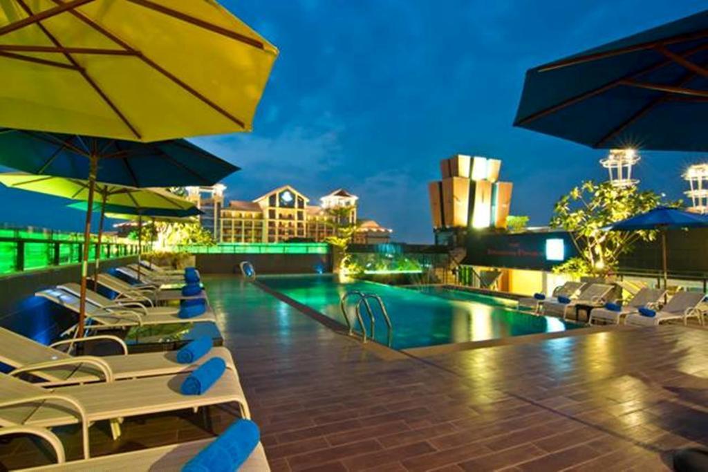 Rashmi'S Plaza Hotel Вьентьян Экстерьер фото